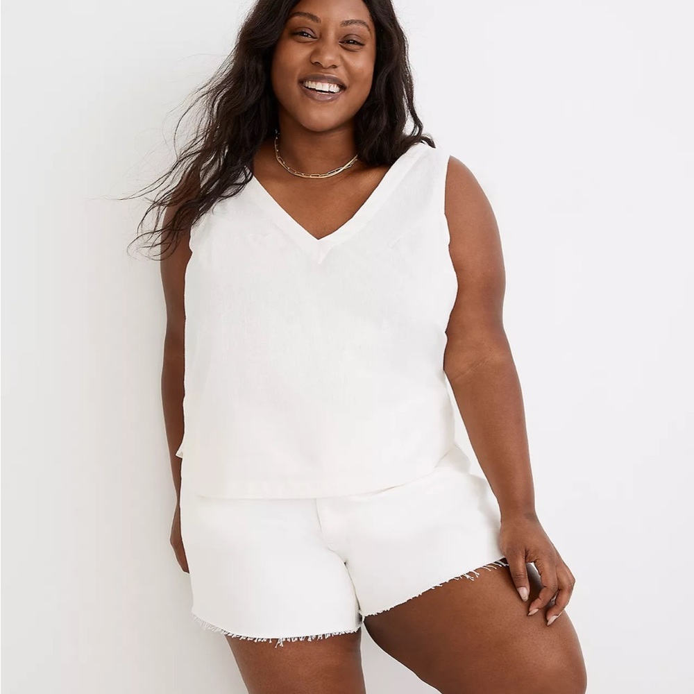 Madewell (Re)sponsible V-Neck Button-Back Sleeveless Top in Lighthouse